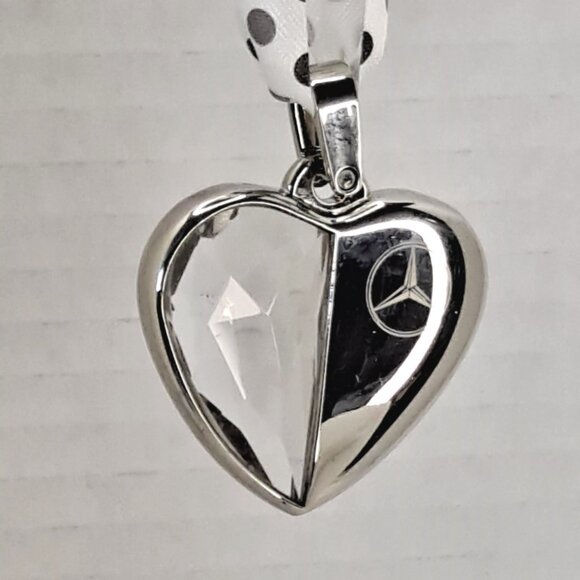 VINTAGE RARE MERCEDES BENZ LOVE ~ HEART KEY CHAIN PENDANT ~ STATEMENT BENZ BLING - Picture 3 of 10